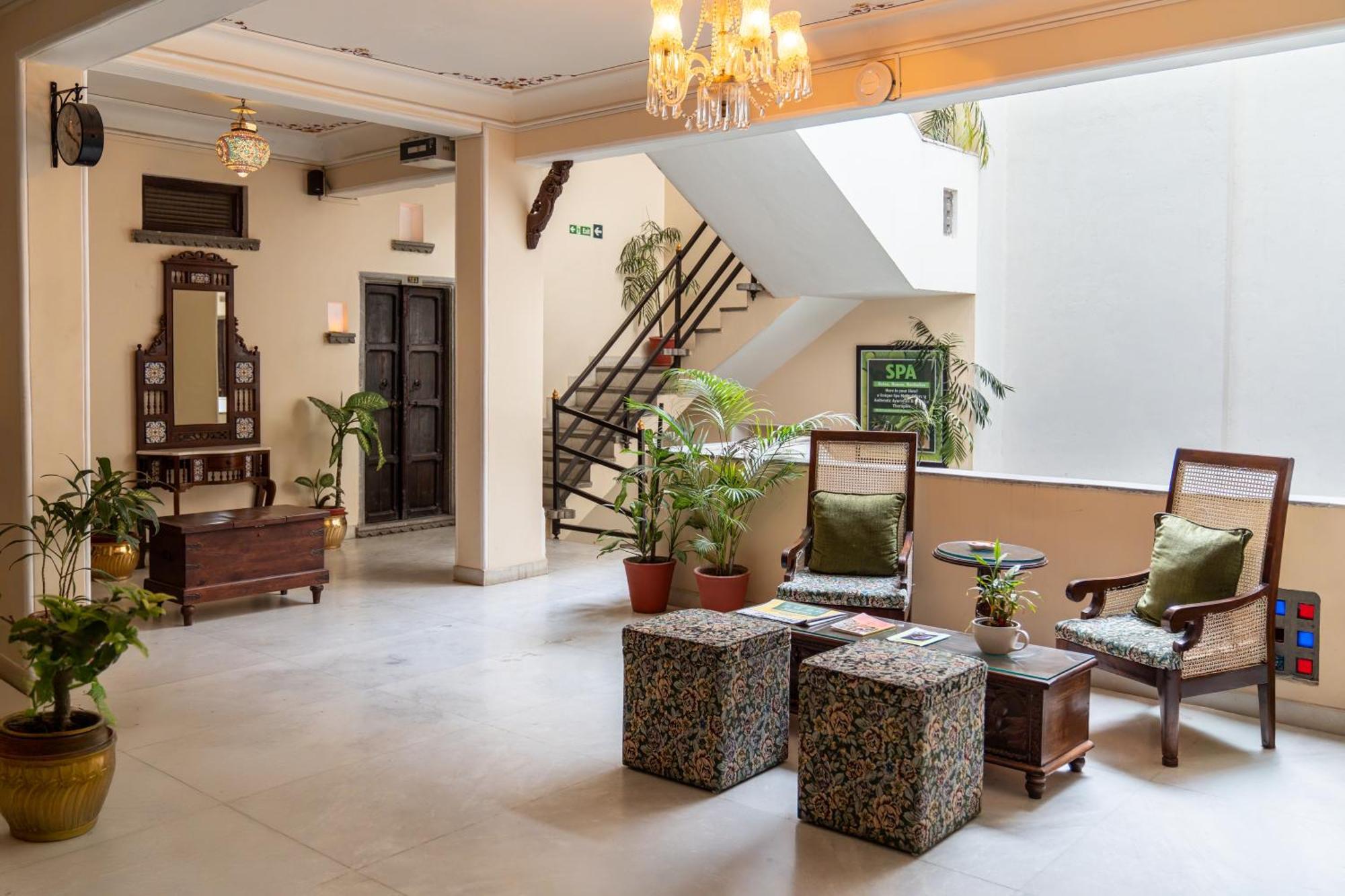Hotel Udaigarh - Udaipur Exterior foto