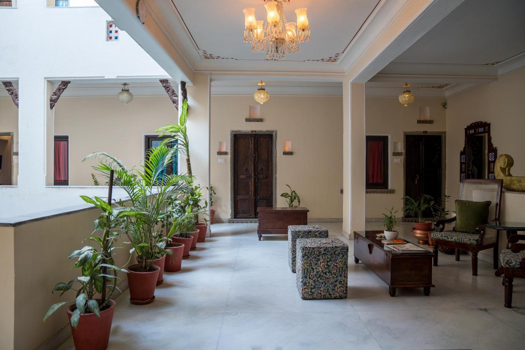 Hotel Udaigarh - Udaipur Exterior foto